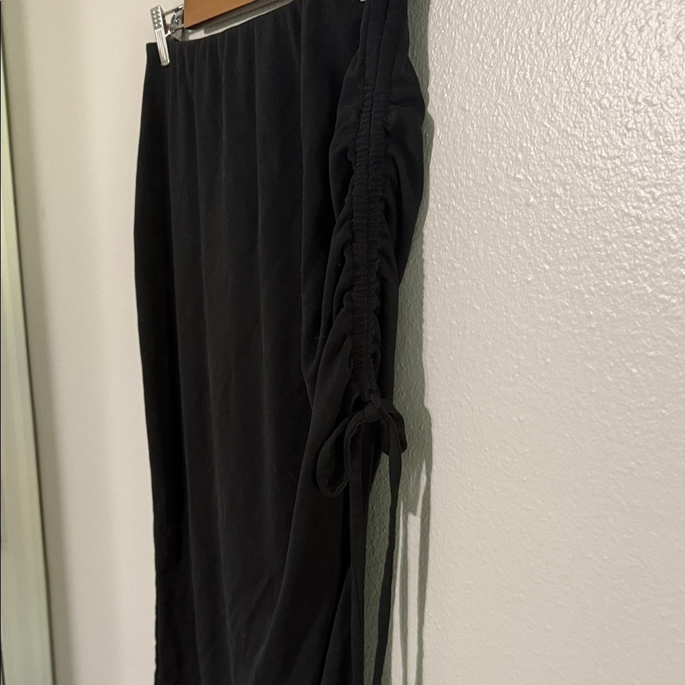 Open Edit Ruched Skirt 💃🏻 - Picture 3 of 5